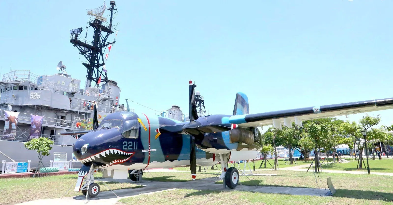 安平德陽艦園區新亮點｜除役「鯊魚機」S-2T反潛機進駐