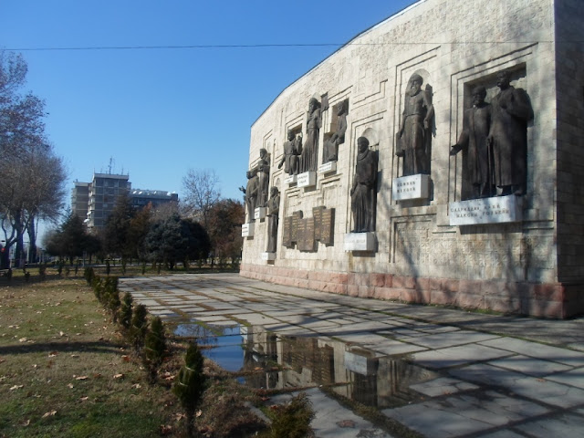 Дом писателей. Фото города Душанбе 1960-ых годов и те же места в 2015 году.