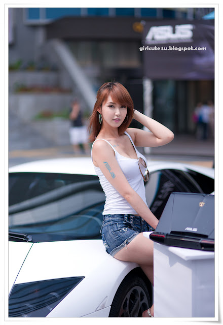 22Kang Yui-ASUS Lamborghini VX7 Roadshow-very cute asian girl-girlcute4u.blogspot.com