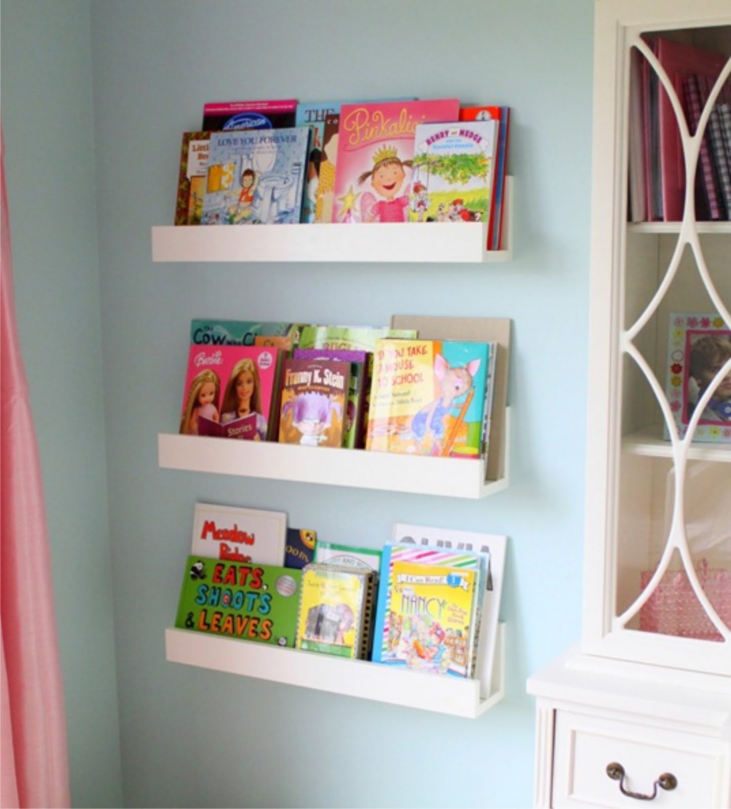 Winks &amp; Daisies: DIY Wall Shelves