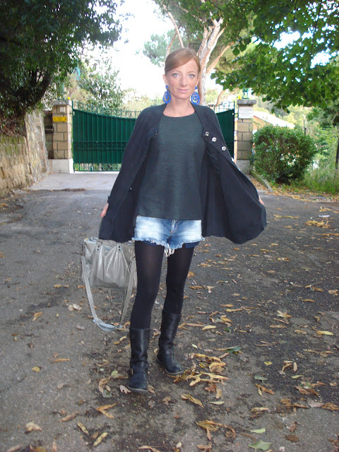 fashion blogger roma,zara denim pants, topshop, poncho, mercantia orecchini, balenciaga velo, roma, sabato romano