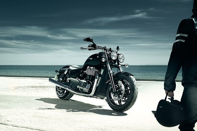 2011 Triumph Thunderbird Storm First Look