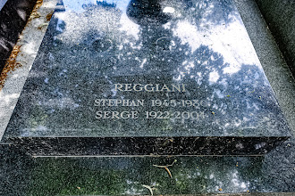 Paris : Tombe de Serge Reggiani au Cimetière du Montparnasse, dernière demeure d'une figure du cinéma et de la chanson de la seconde moitié du XXème siècle - XIVème