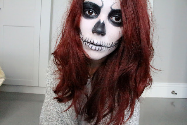 skull girl makeup, halloween makeup, claire's, red hair, blog, tuto, skull makeup, skull girl, enjoyk,