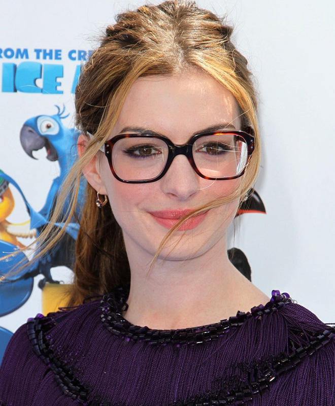 anne hathaway face. Face - Anne Hathaway in