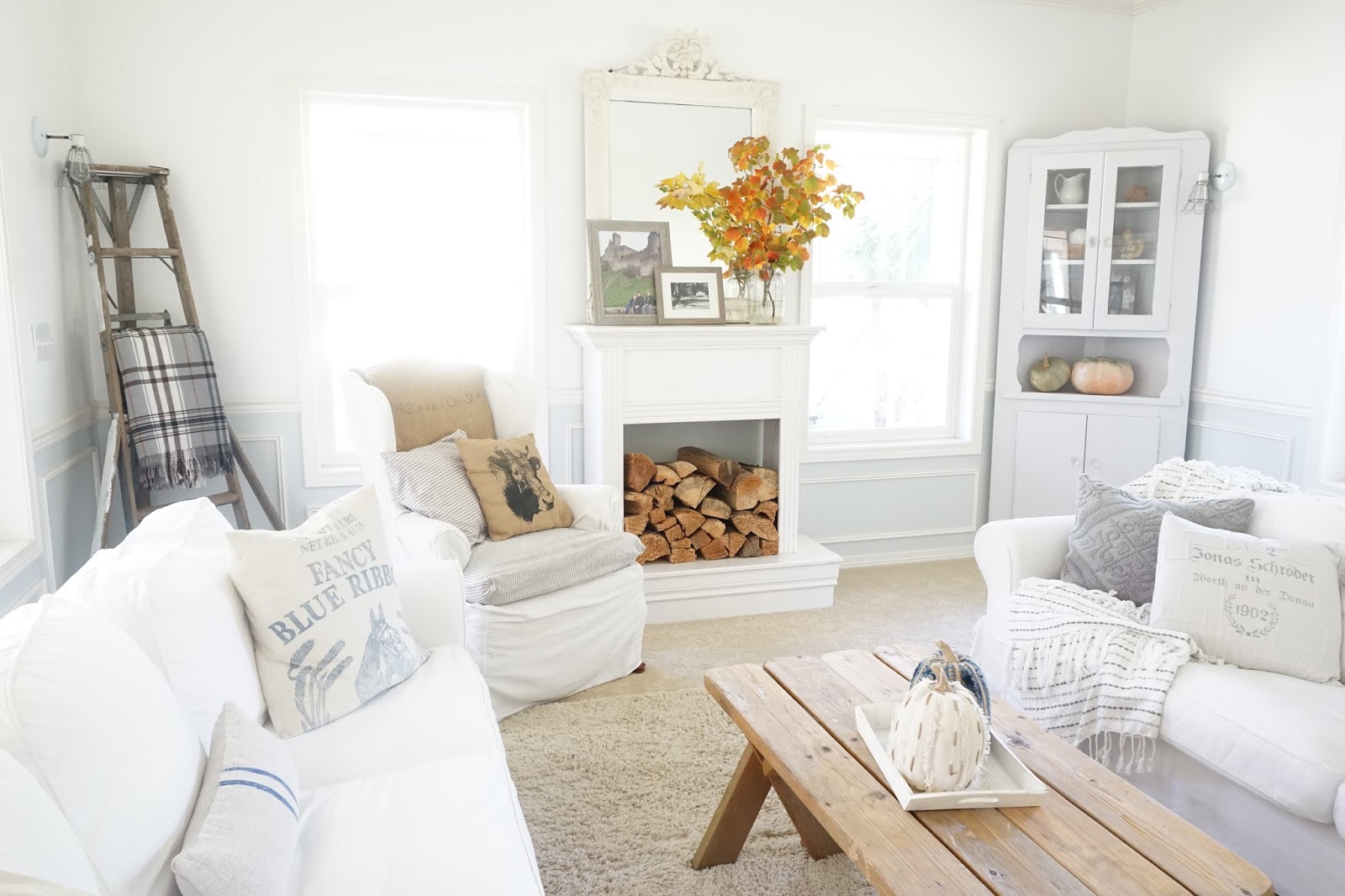 Little Farmstead Fall Farmhouse Style Living Room