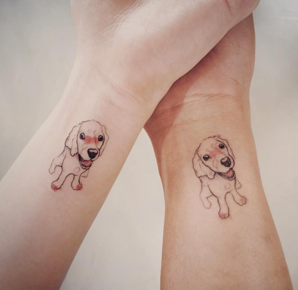 Estes correspondência cão tatuagens