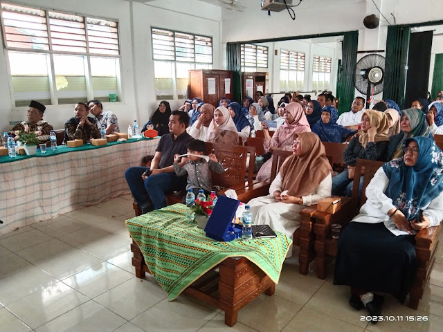 PT Bina Inspirasi Cemerlang Ultah ke 3 Memberikan Santunan Pendidikan Siswa/I SMK PGRI 11 Cileduk Kota Tangerang