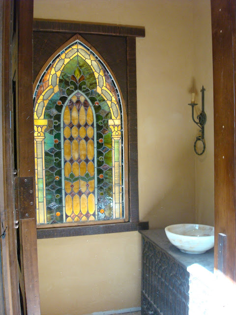 american clay Amber Grain applied in Tuscan Bathroom