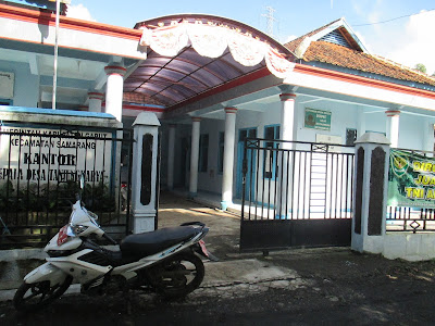 Horornya Istana Desa