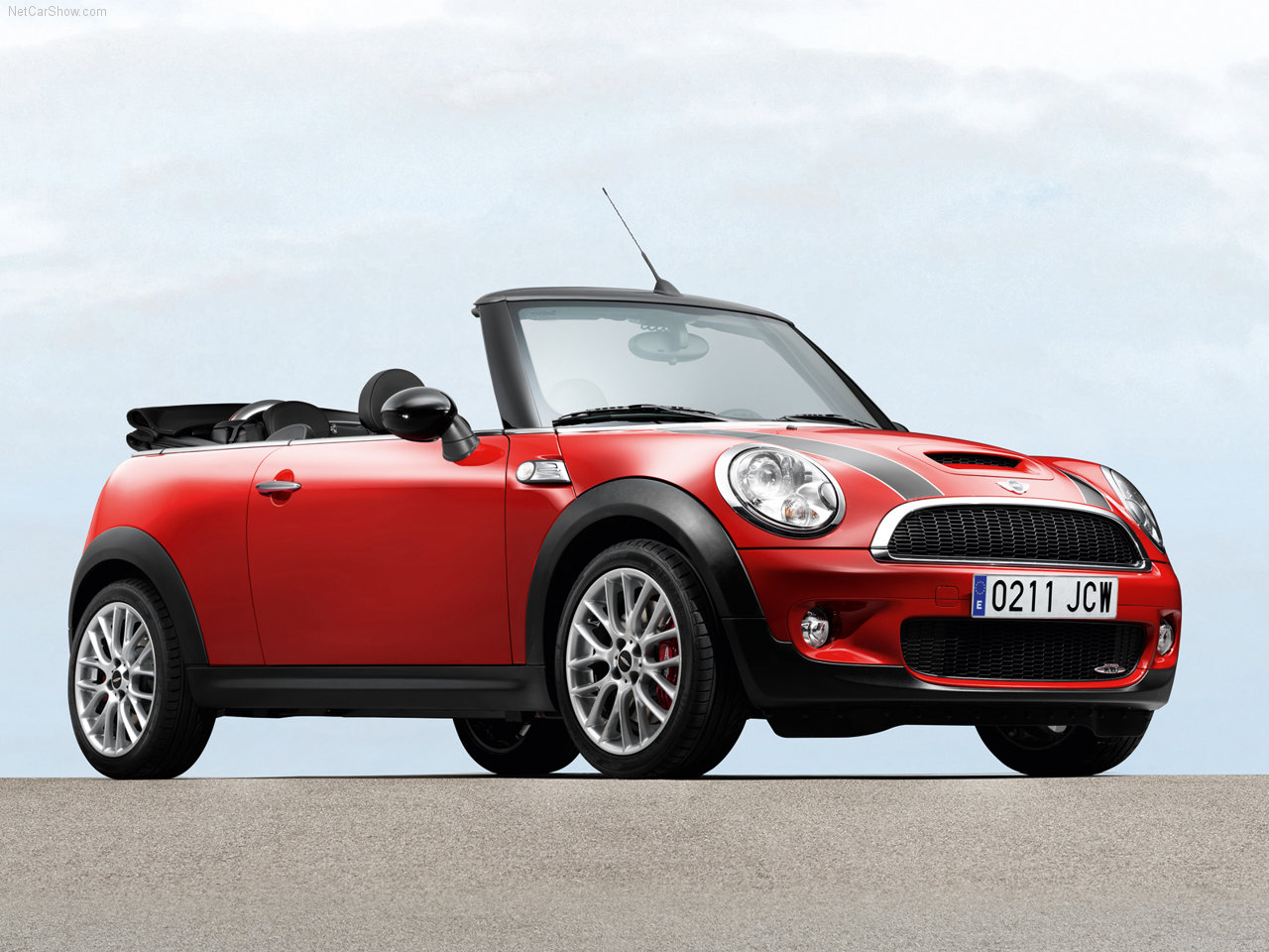 Mini-John_Cooper_Works_Convertible_2010_1280x960_wallpaper_08.jpg