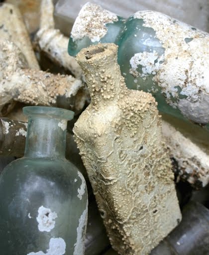 Horv�th Lajos Ott�. Antique Glass Bottles : Their