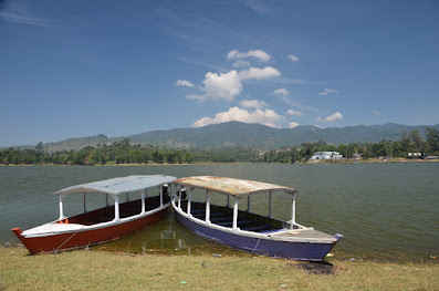 perahu di situ cileunca pangalengan