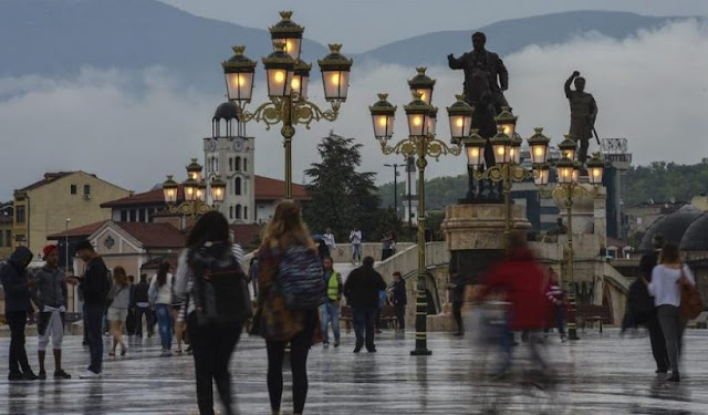 Σκέφτονται να καταργήσουν υπηρεσία του ΥΠΕΞ για το σκοπιανό;