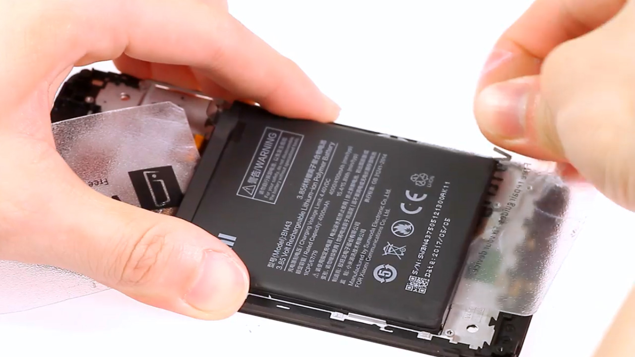 Cara membuka casing xiaomi Redmi 4X [Cara ganti baterai