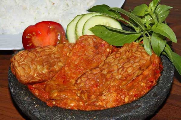 Cara Membuat Tempe Penyet Pedas Manis Sambal Kemangi