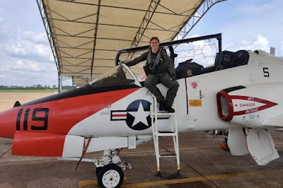 First female Italian Navy pilot