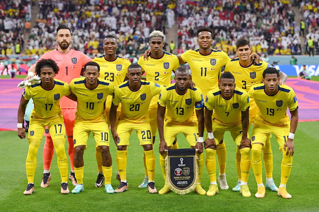 SELECCIÓN DE ECUADOR. Temporada 2022-23. Hernán Galíndez, Moisés Caicedo, Félix Torres, Michael Estrada, Piero Hincapié. Angelo Preciado, Romario Ibarra, Jhegson Méndez, Enner Valencia, Pervis Estupiñán, Gonzalo Plata. SELECCIÓN DE CATAR 0 SELECCIÓN DE ECUADOR 2 Domingo 20/11/2022, 17:00 horas. Copa Mundial de la FIFA Catar 2022, fase de grupos, Grupo A, jornada 1. Municipalidad de Jor, Catar, estadio Al Bait: 67.372 espectadores. GOLES: 0-1: 16’, Enner Valencia, de penalti. 0-2: 31’, Enner Valencia