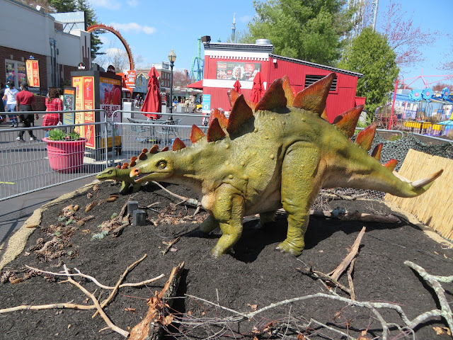 Stegosaurus Animatronics Dinosaurs Walk Through Six Flags New England