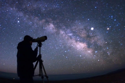 Los astrónomos son las personas que más conocimientos tienen de la atmosfera y los cielos, a pesar de eso son las personas que menos reportes de ovnis hacen.