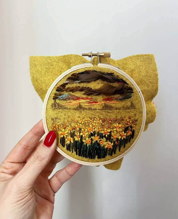 08-Yellow-daffodil-Draw-Embroidery-Jessa-Spencer-www-designstack-co