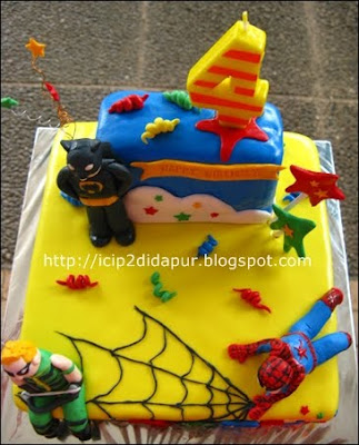 Superhero Birthday Cake on Icip Icip Di Dapur  Super Hero Birthday Cake For Rafi