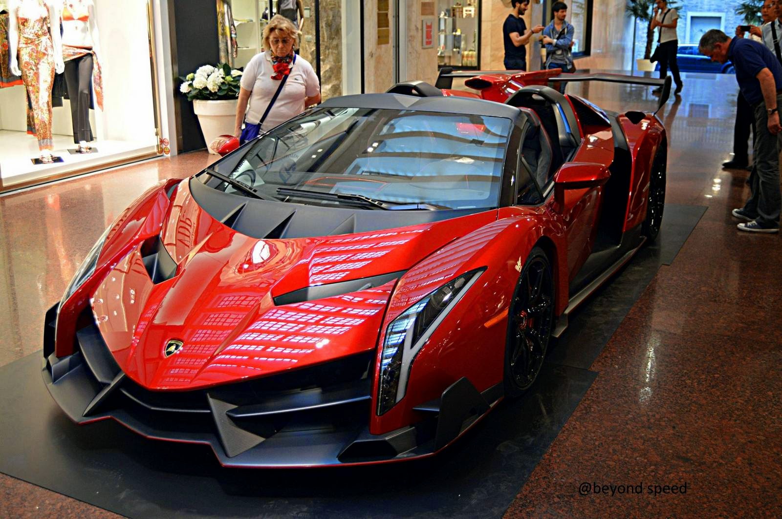 Kumpulan Foto Mobil Lamborghini Super Keren Terbaru Modif Motor