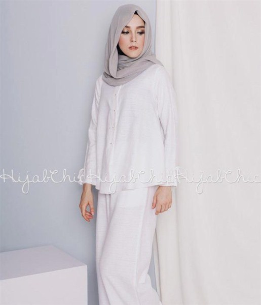 gaya busana hijab simple pashmina terbaru 2022/2023