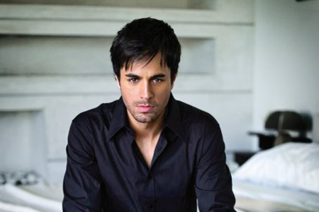 enrique iglesias My eyecandy of all time Tell me does this guy ever exist 