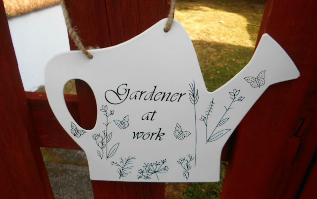 Adorable sign to hang on the garden gate.