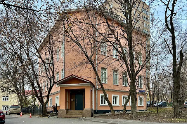 3-й Котельнический переулок, бизнес-центр «Котельнический» (здание построено в 1785 году)
