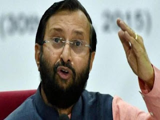 kejriwal-should-not-do-politics-on-pollution-javadekar