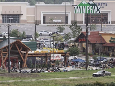 Waco , Texas. Deadly biker gang violence at Twin Peaks restaurant