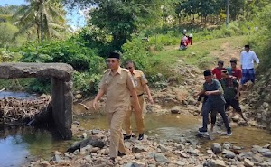 Gubernur NTB Kunjungi Warga di Dusun "Terisolir", Jalan dan Jembatan Segera Diperbaiki