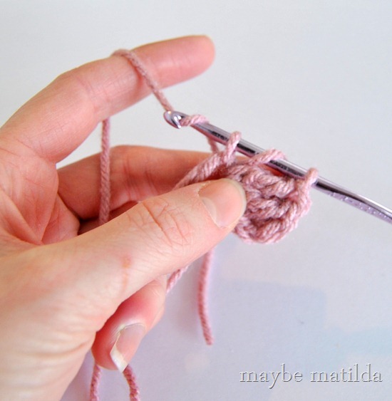 Crochet a heart photo tutorial