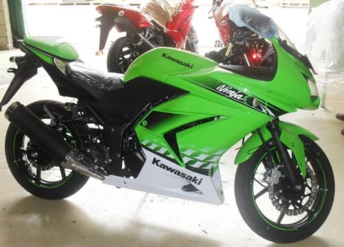 Harga Motor Bekas new ninja 250 with new Stripping