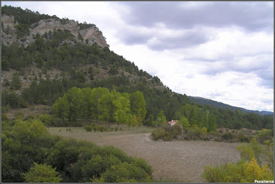 Albergue De San Blas y Peña Del Fraile