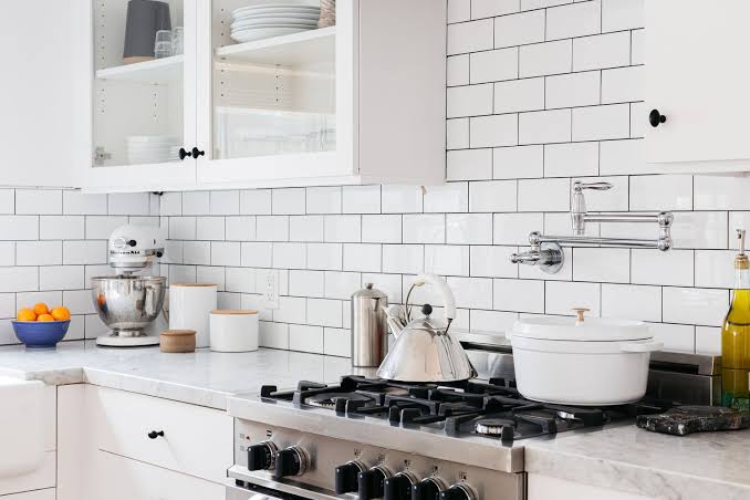 Transform Your Kitchen with Stunning Backsplash Tile Designs