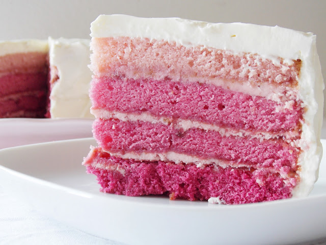 Stück der Pink - Ombre - Torte