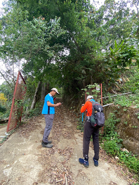 湖興山南峰登山口