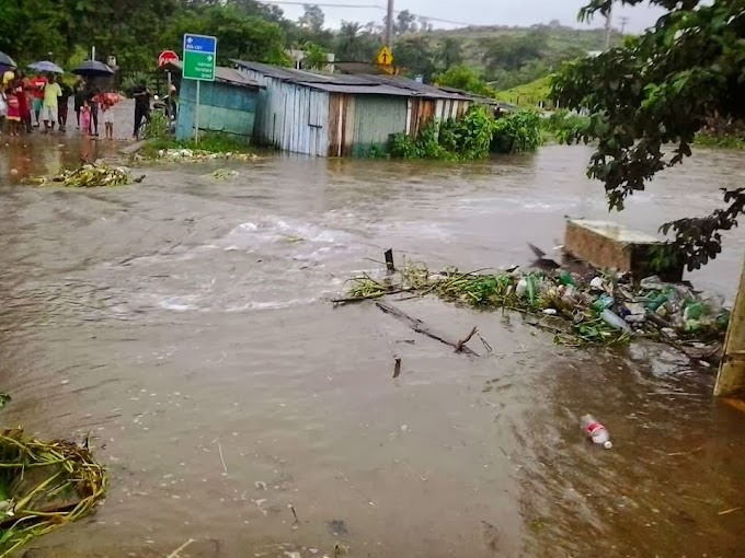 Chuva deixa dezenas de desabrigados e uma pessoa desaparecida em Gandu