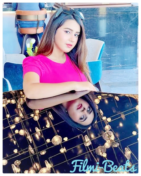 Roshni Walia wallpaper & Biography
