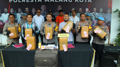 Polresta Malang Kota Berhasil Amankan Kurir Bawa 42 Kg Ganja Nyamar Pemudik