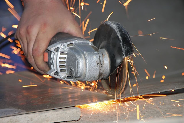 Angle-Steel-Iron-Cutting-Sparks-Grinder-Metal