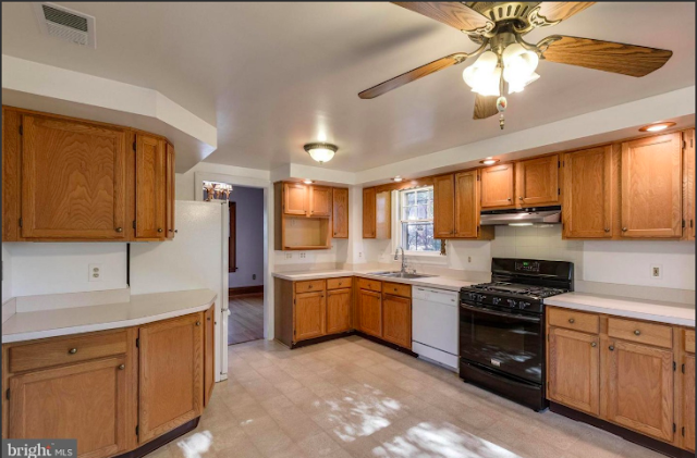 kitchen view of Sears Rembrandt in Cheverly MD