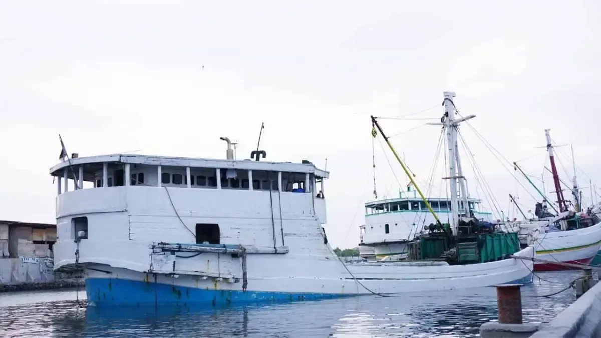 Kapal Perahu Kayu Pantai Sunda Kelapa