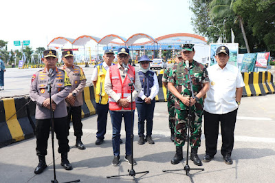Gubernur Arinal Djunaidi Bersama Menhub, Kapolri dan Panglima TNI Pantau Arus Mudik di Pelabuhan Bakauheni