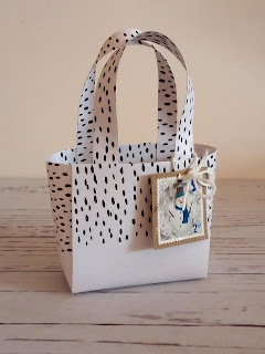 Esselle Crafts: Envelope Tote Bag