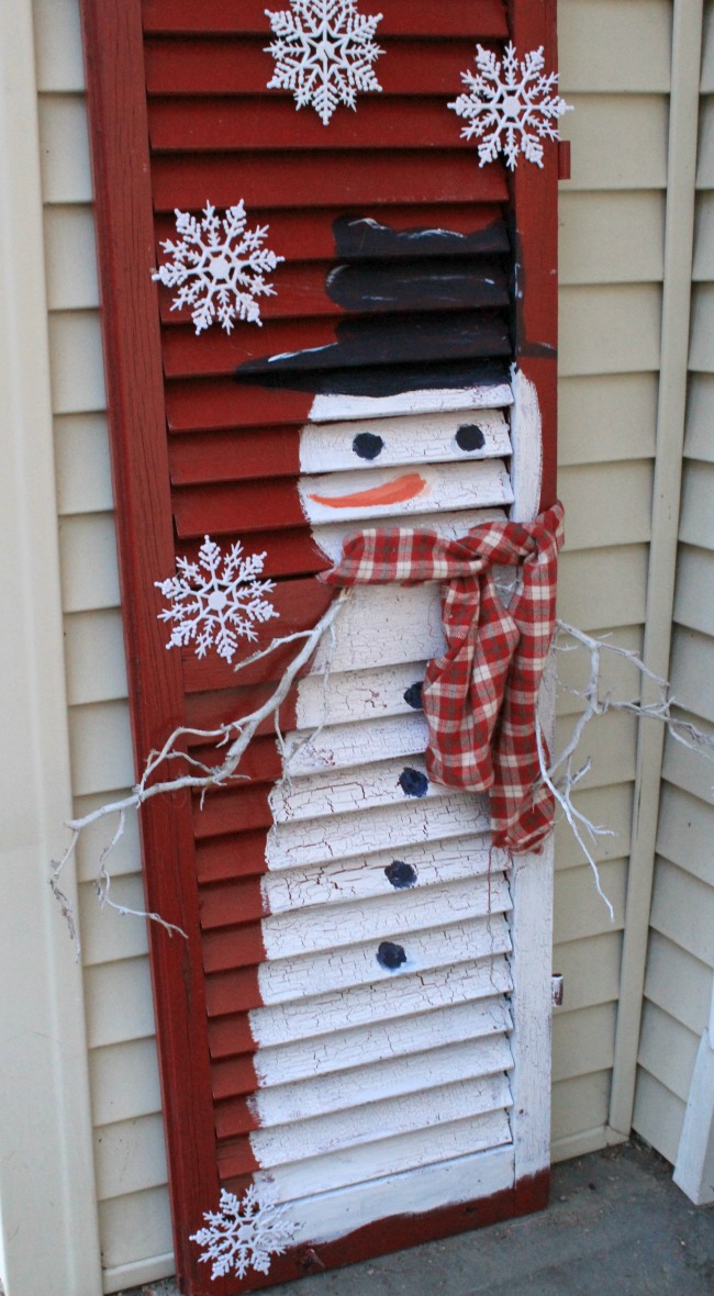 Frosty the Snowman Wooden Shutter Repurpose - Crafts a la mode