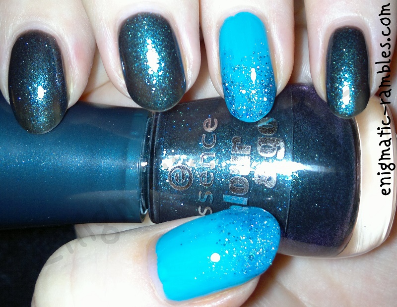 Teal-Turquoise-Glitter-Gradient-Nails-nail-art-barry-m-guava-essence-miss-universe-laquerlicious-peacock-tail